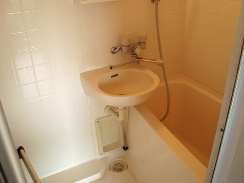 カルトゥーシュ芦花の浴室|浴室　※2012年4月撮影