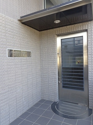 カルトゥーシュ芦花のエントランス|エントランス　※2019年3月撮影