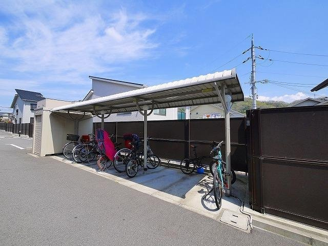 サン　ローレルのその他共用部分|駐輪場です