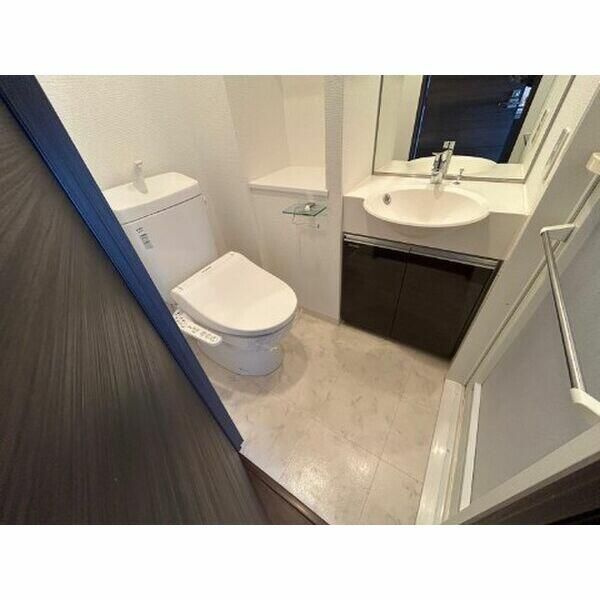 スパシエロッサ池袋の洗面所