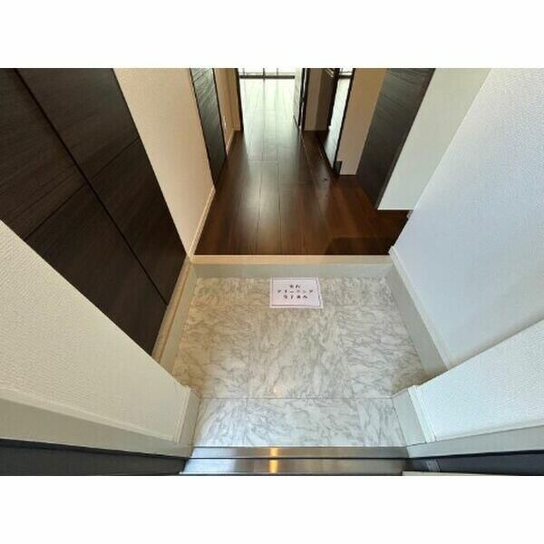 スパシエロッサ池袋の玄関