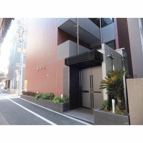 スパシエロッサ池袋のエントランス