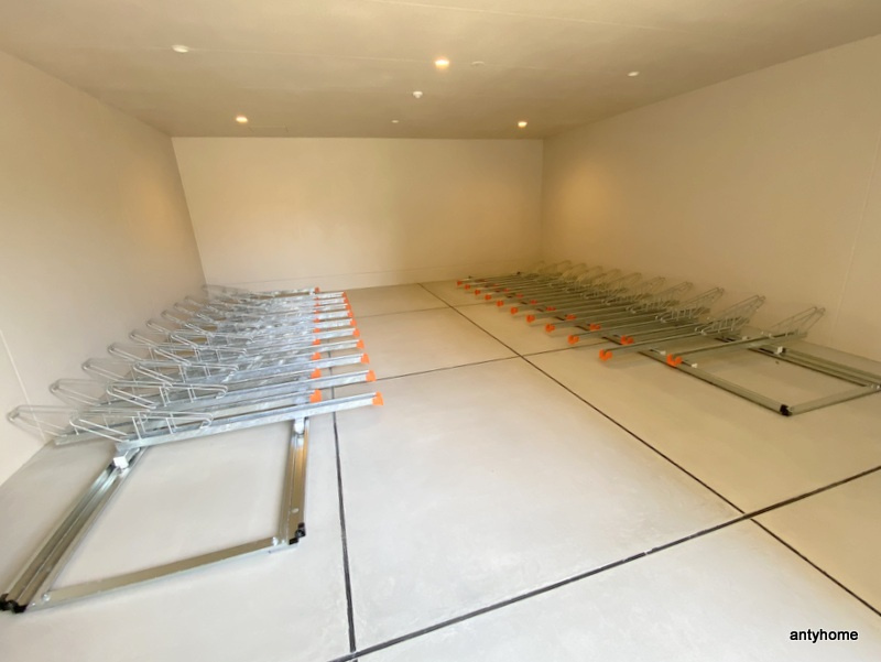 クアンツの駐車場