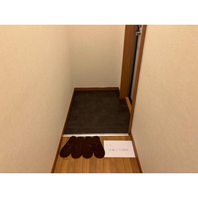 リブレス新河岸Ⅴ　旧新河岸元寮の玄関