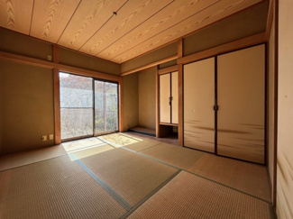 【和室】 | 井口四丁目　戸建 | 1階　6帖和室　お庭が見えます