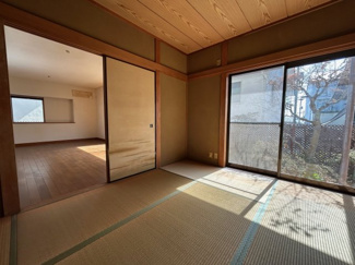 【和室】 | 井口四丁目　戸建 | 1階　6帖和室　お庭が見えます