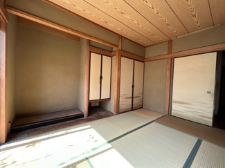 【和室】 | 井口四丁目　戸建 | 1階　6帖和室　お庭が見えます