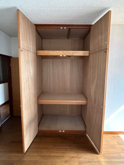 【収納】 | 井口四丁目　戸建 | 各居室に収納有り