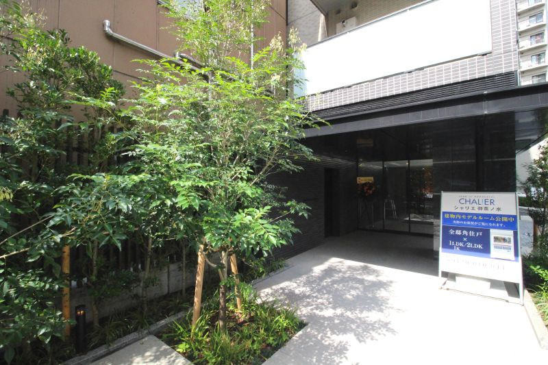 シャリエ御茶ノ水のエントランス