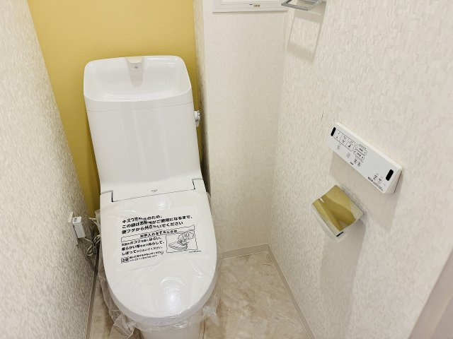アンビシャスパーク京王堀之内のトイレ|～新規交換済、暖房温水洗浄機能付きトイレ　冬場は特に嬉しい機能ですね～