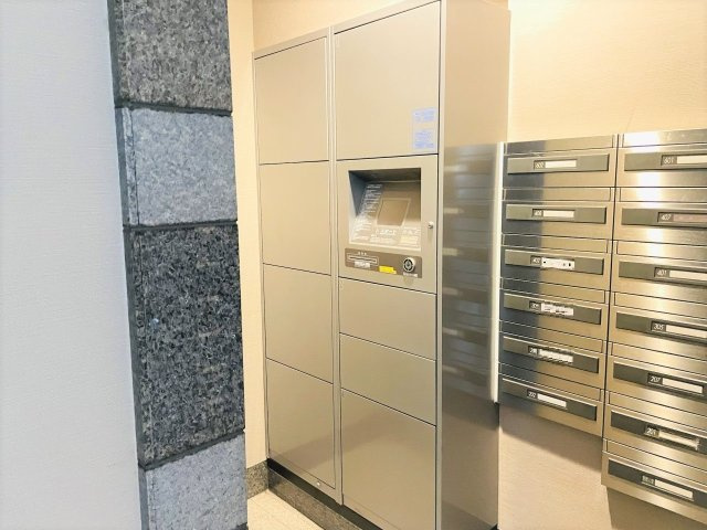 アンビシャスパーク京王堀之内の設備|～不在時の荷物受け取りに大変便利な宅配BOX～