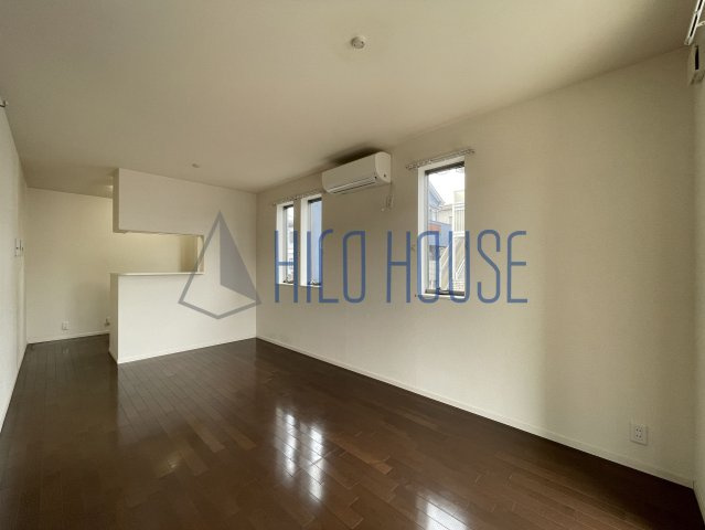 メゾンTの居間・リビング