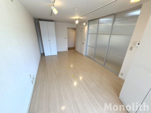 クリプトメリアの内装