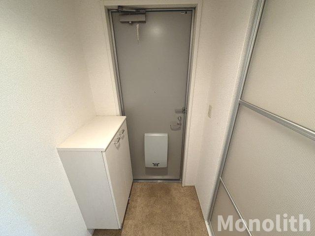 クリプトメリアの玄関