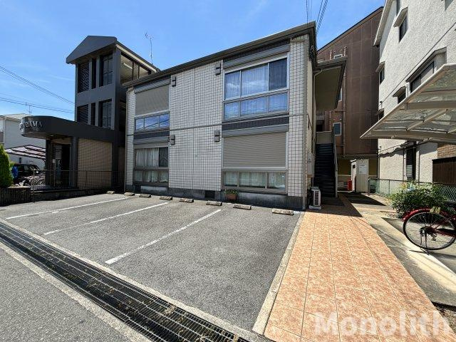 クリプトメリアの駐車場