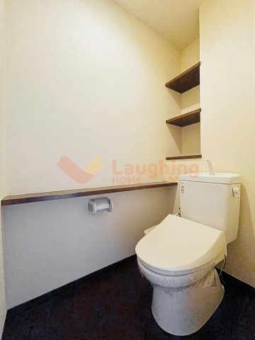グランドレジデンスのトイレ|ゆったりとした空間のトイレです※別タイプの写真です