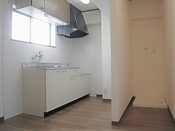 ヤカタハイツ　　刈谷市近郊の賃貸はクラスホーム刈谷店のキッチン