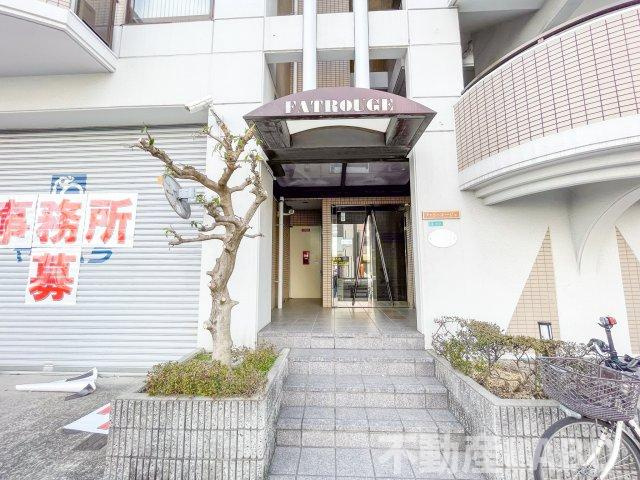 ファトゥルージェのエントランス