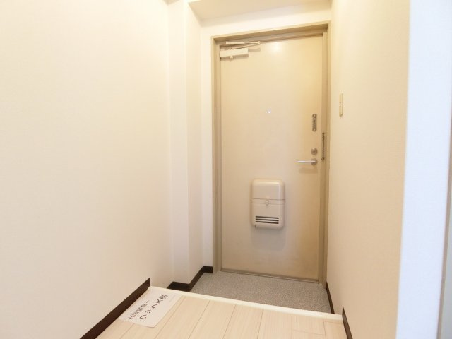 本町8番館の玄関