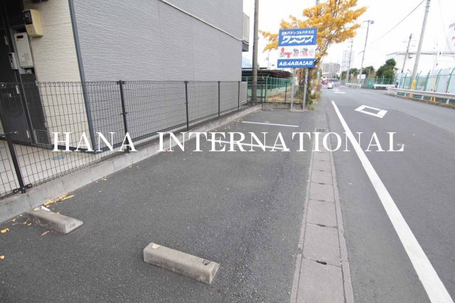 レオパレスＭ＆Ｋの駐車場