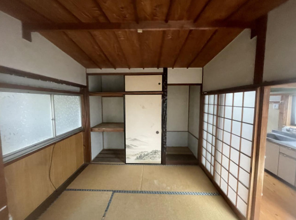 高知市越前町１丁目　中古一戸建ての和室|現状の趣を活かせる方におすすめ。価格を抑えてマイホームを持ちたい方へ。