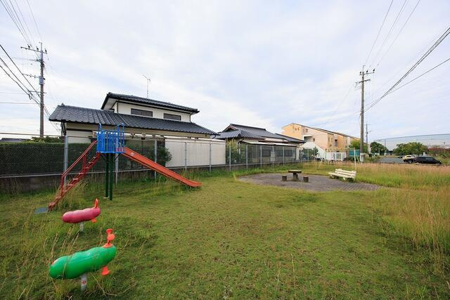 佐賀市八戸溝３丁目の新築一戸建の庭|なかよし児童遊園まで400m 