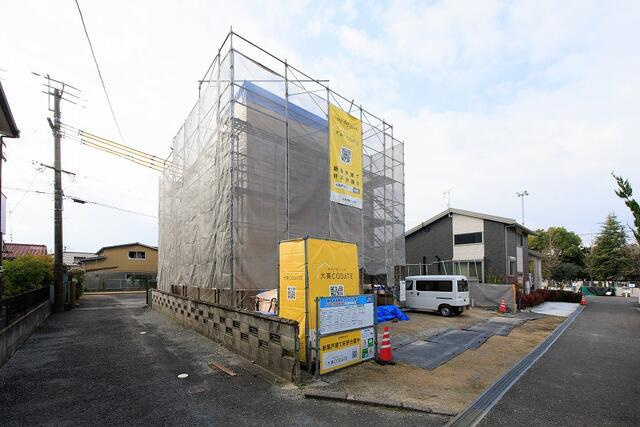 佐賀市新栄東２丁目の新築一戸建の前面道路含む現地写真| 