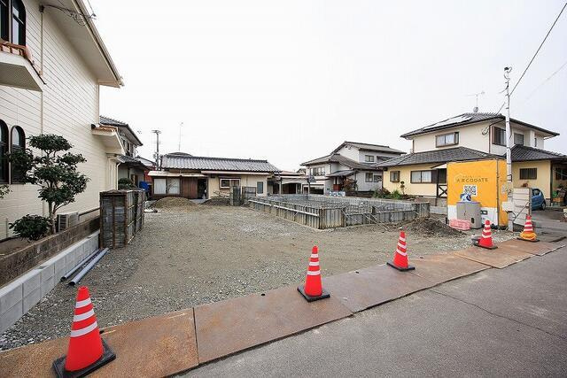 佐賀市大和町大字久池井の新築一戸建の前面道路含む現地写真| 