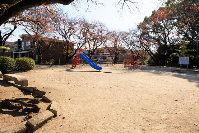 佐賀市大和町大字久池井の新築一戸建の庭|築山児童公園まで1,300m 