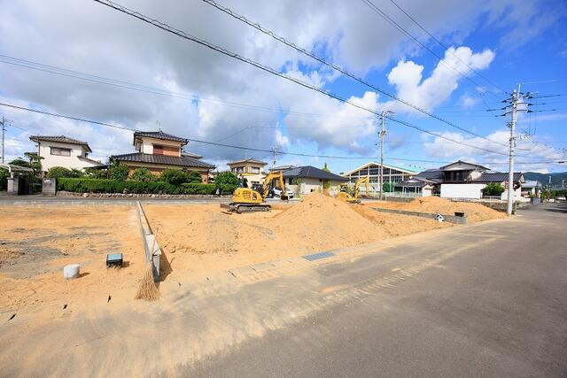 神埼郡吉野ヶ里町豆田の新築一戸建の前面道路含む現地写真| 