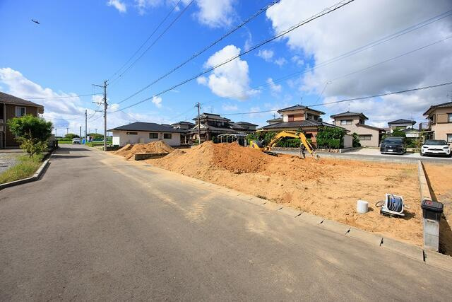 神埼郡吉野ヶ里町豆田の新築一戸建の前面道路含む現地写真| 