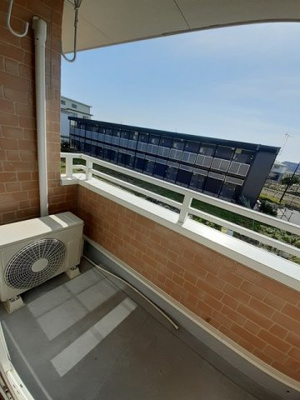 【バルコニー】 | フルール・ド・スリジエ