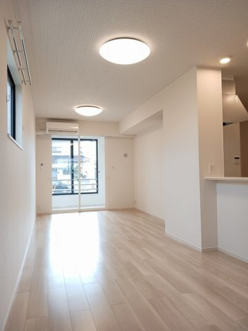 ライトヒルズレジデンスＢの居間・リビング