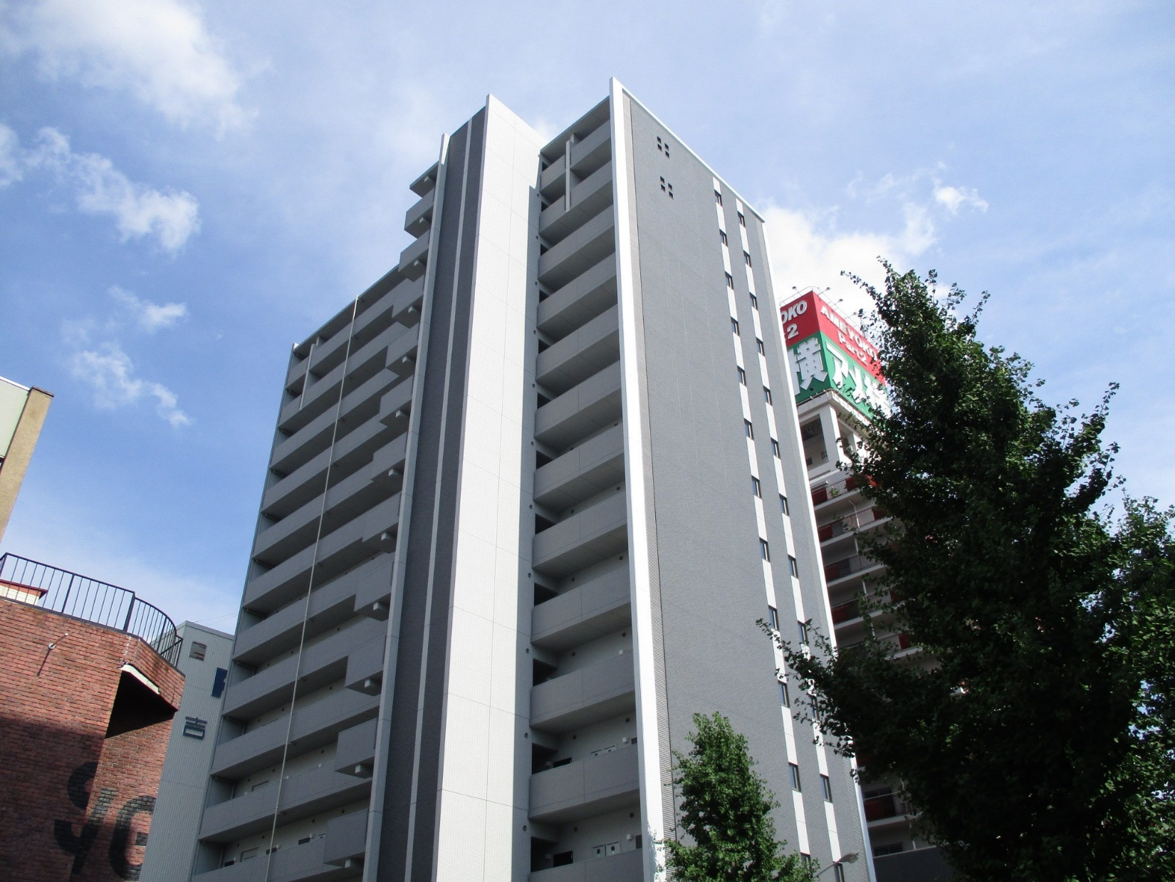 セレニティー大須の外観