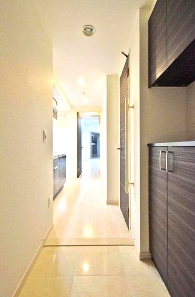 セレニティー大須の玄関