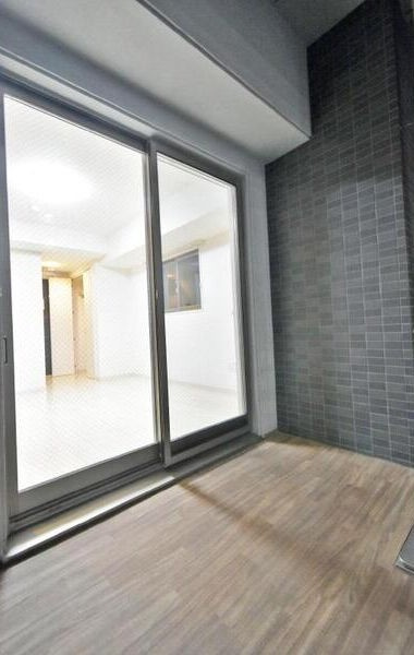 セレニティー大須のバルコニー