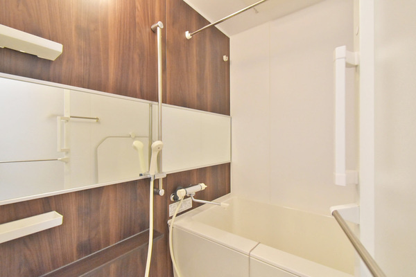 セレニティー名駅の浴室