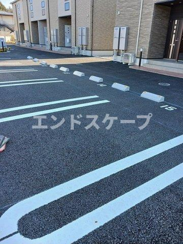 ソレイユＡの駐車場|高崎、前橋のお部屋探しはエンドスケープまで！お客様の理想お聞かせ下さい♪