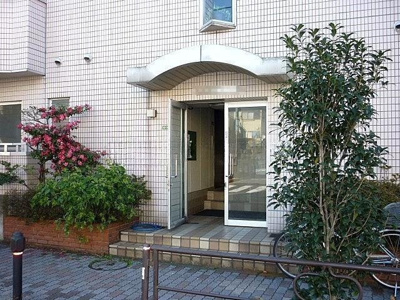 【エントランス】 | ハイム稲荷坂 | 清潔なエントランスです