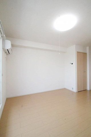 プリシラの居間・リビング