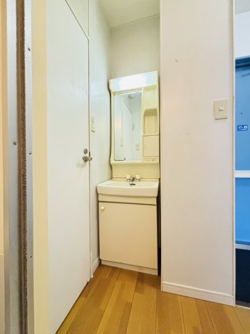 筑紫野市針摺東２丁目のアパートの独立洗面台|別号数タイプ