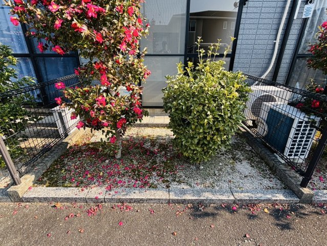 筑紫野市針摺東２丁目のアパートの庭|別号数タイプ