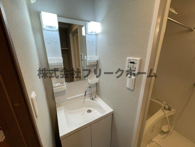 小金井市中町２丁目の賃貸マンションの洗面所