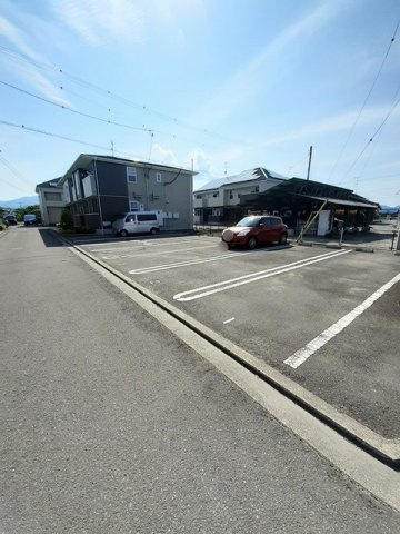 アンジュフランＣの駐車場