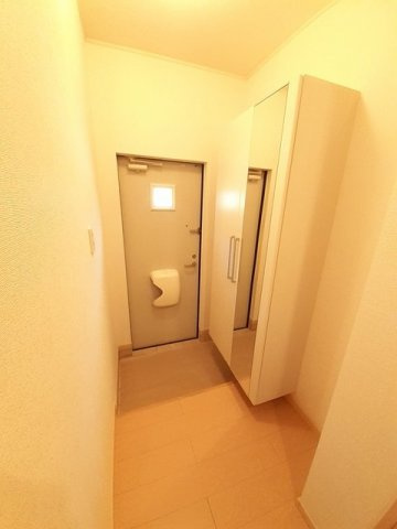 アンジュフランＣの玄関