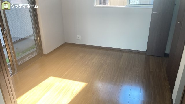 草加市瀬崎5丁目　中古一戸建ての洋室