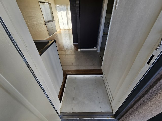 サンプレタ貴崎の玄関