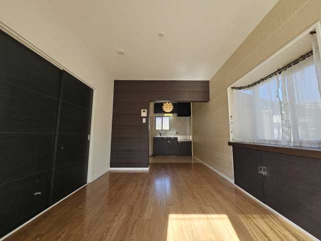 サンプレタ貴崎の居間・リビング