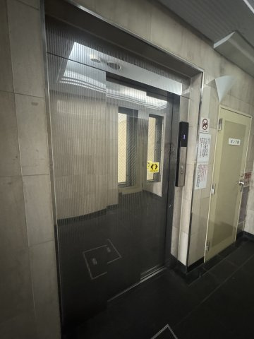 パークプラザ鷹取のロビー