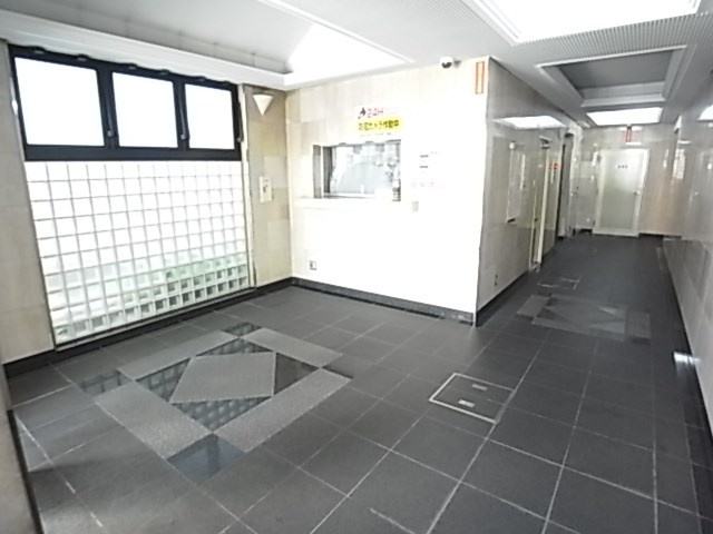 パークプラザ鷹取のロビー
